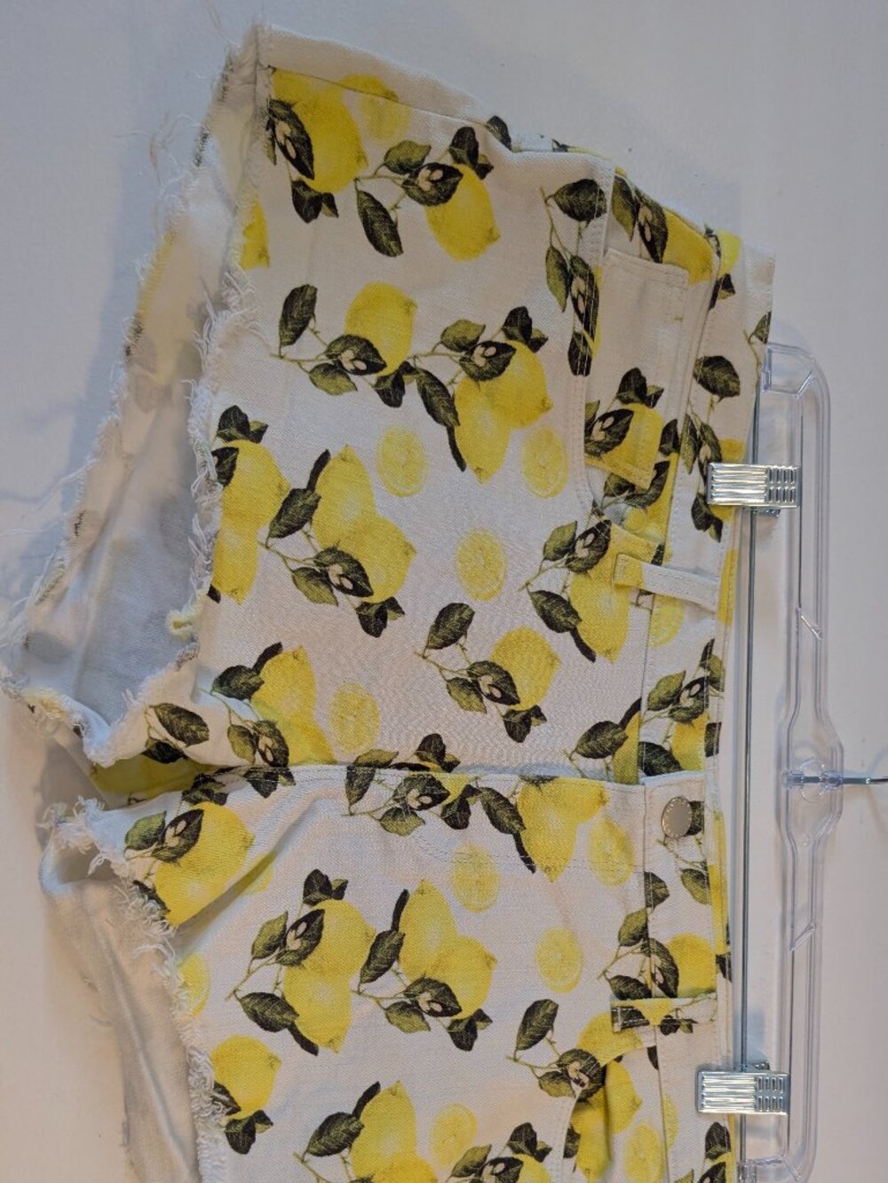 L'AGENCE lemon shorts